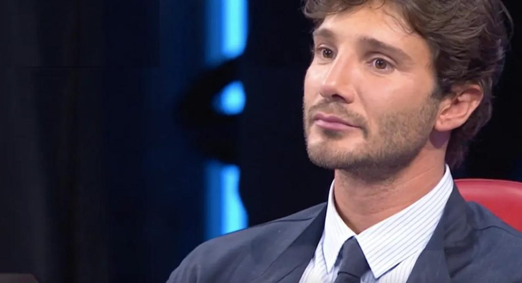 Stefano De Martino in lacrime, “La mia paura più grande…”  straziante situazione