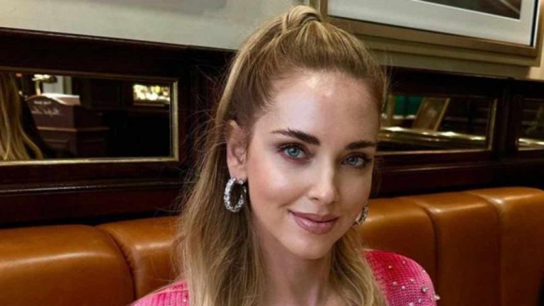 Chiara Ferragni il look mamma-figlia conquista il web: il dolce momento con Vittoria | La FOTO