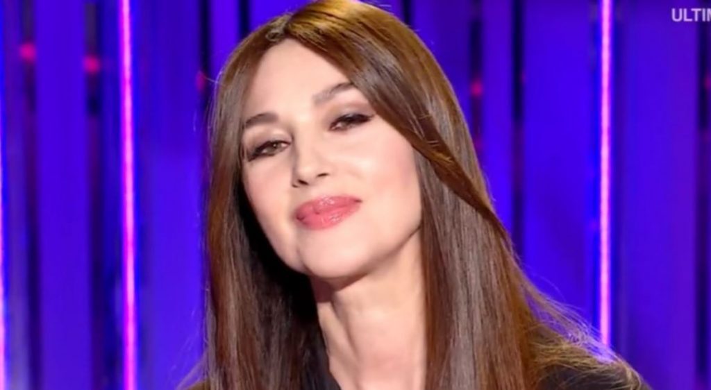 Monica Bellucci snob? Durante l’intervista a “Domenica In” piovono critiche