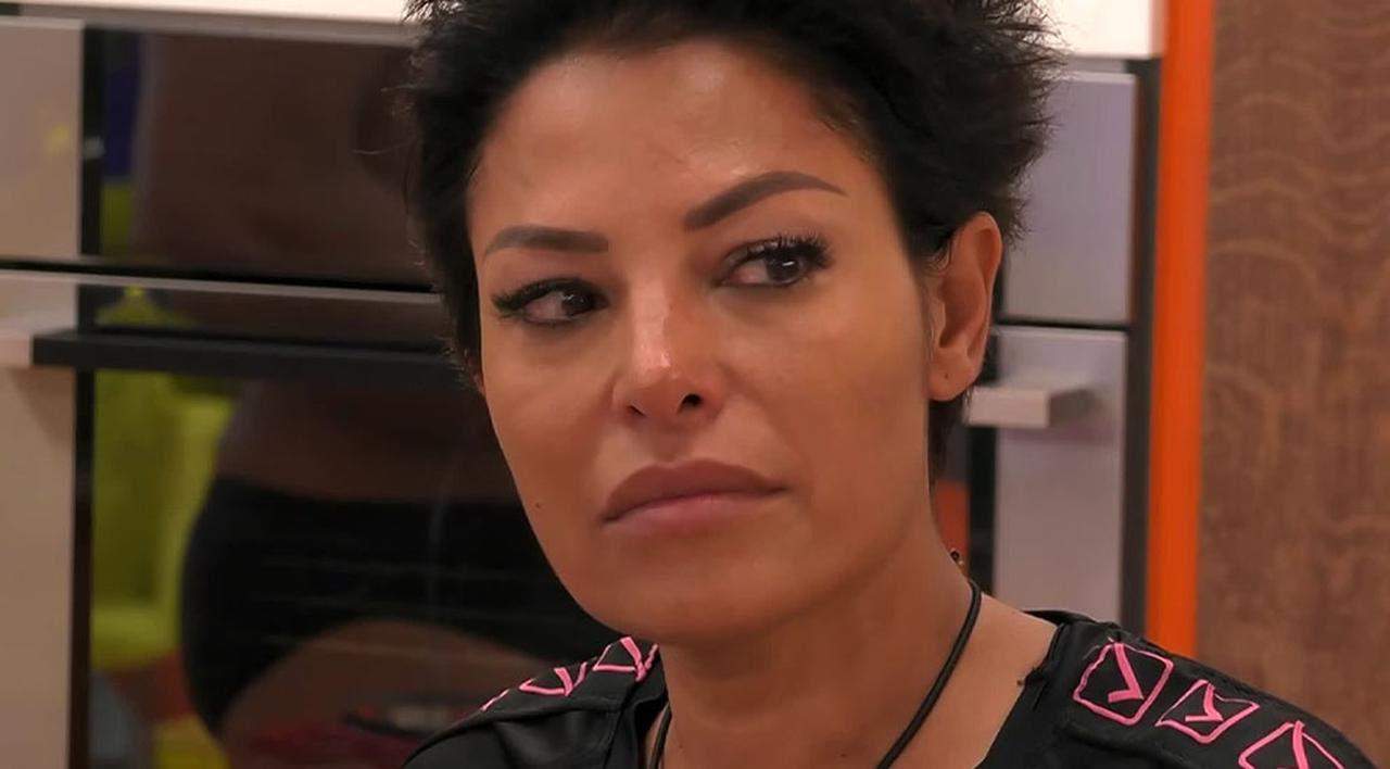 Gf Vip, “Carolina Marconi posseduta nel sonno” | il video del gesto inquietante