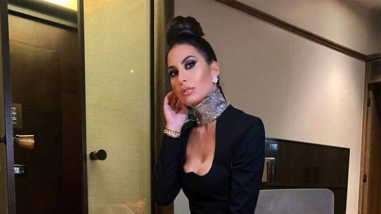 Elisabetta Gregoraci, lo scatto è bollente | La showgirl manda completamente in tilt il web