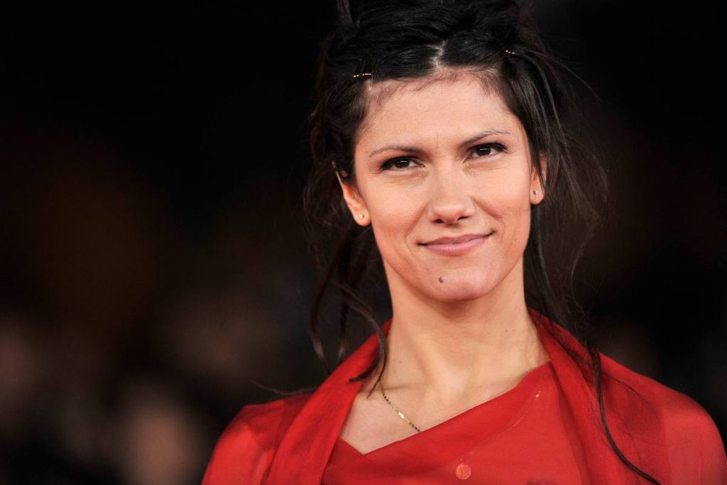 Elisa e la confessione sui problemi di salute: stop ai concerti