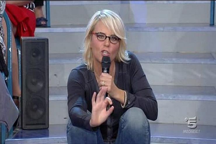 Maria De Filippi impreca per la prima volta, volano parole pesanti e la situazione degenera