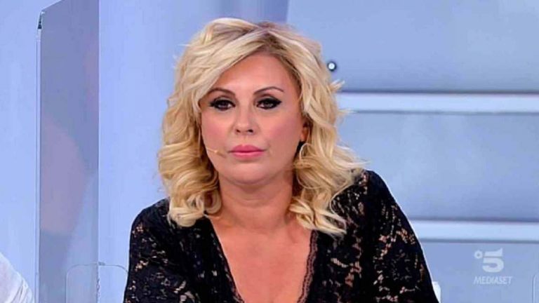 Lutto Tina Cipollari, “È morto l’uomo che amavo”, la situazione drammatica e il dolore