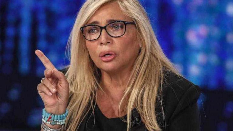 Mara Venier impazzita dalla rabbia: “Nessuno è stato autorizzato!”  Finisce la diretta e sporge immediatamente denuncia