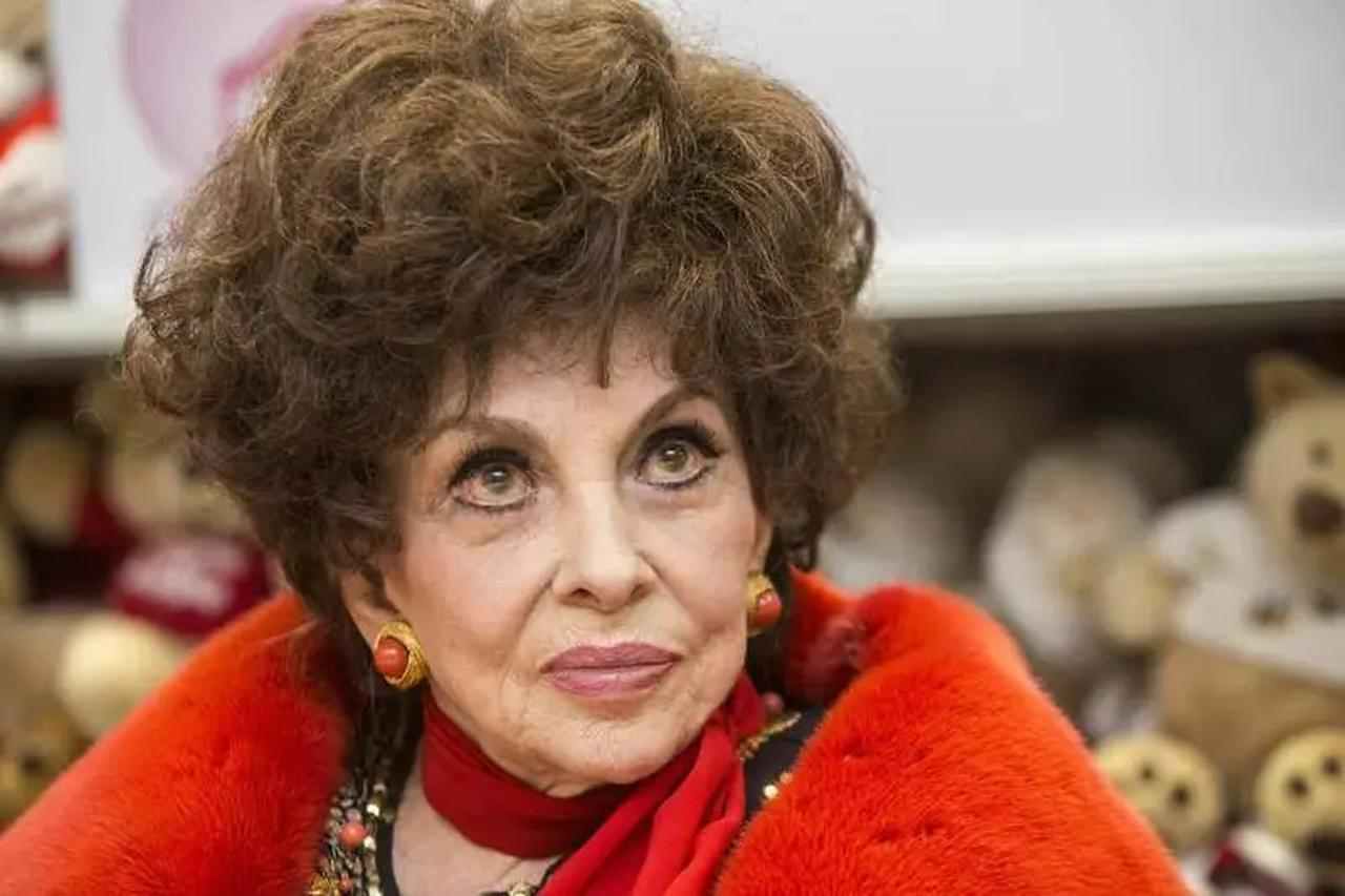 Gina Lollobrigida: gli ultimi momenti strazianti | Suo figlio rotto il silenzio