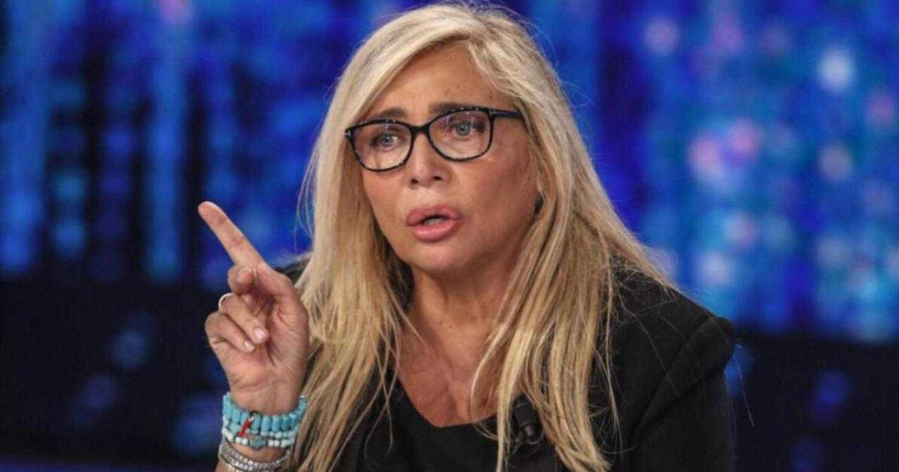 Mara Venier furiosa contro l’ospite: “Non dire queste cose” | Volano insulti