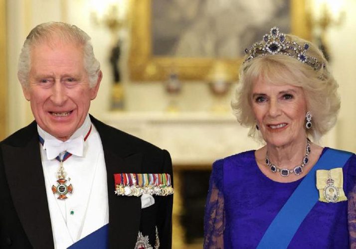 Re Carlo incoronazione, Camilla da amante a regina. Quando Filippo disse: «Nessun uomo sano di mente avrebbe preferito lei a Diana»