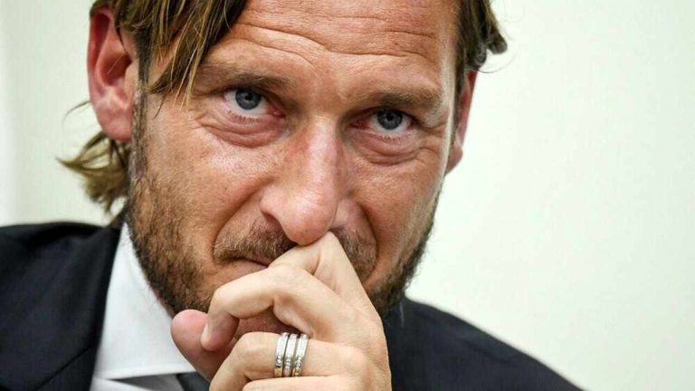 Totti perde le staffe con Ilary Blasi: preso in giro in casa propria