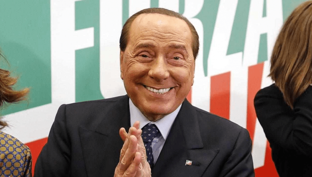 Silvio Berlusconi ecco quanto vale il suo patrimonio tra soldi, immobili, azioni e molto altro