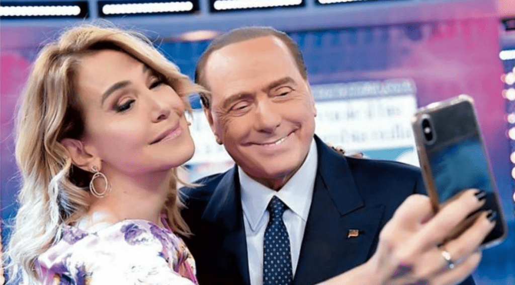 Barbara D’Urso: “Berlusconi mi corteggiò, mi definì una donna con le pa**e d’acciaio”