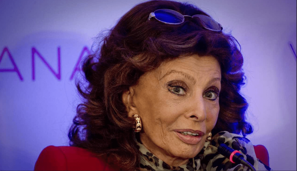 Sophia Loren, dopo anni fuori dalle scene torna davanti a tutti: ecco come si è ridotta