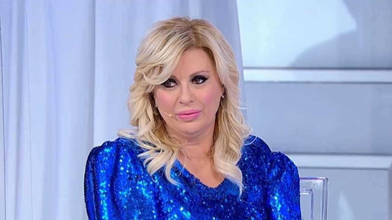 Tina Cipollari rompe il silenzio su quel dolore tenuto nascosto per anni | Retroscena da brividi