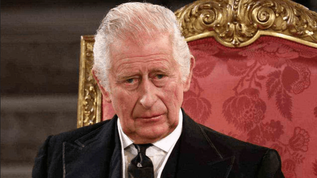 Re Carlo è scomparso, nessuno se lo aspettava | Buckingham Palace non rilascia informazioni