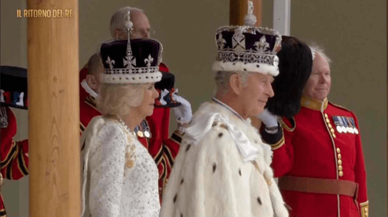 Re Carlo e Camilla verso il divorzio: la colpa è tutta di Harry | Pesantissima indiscrezione