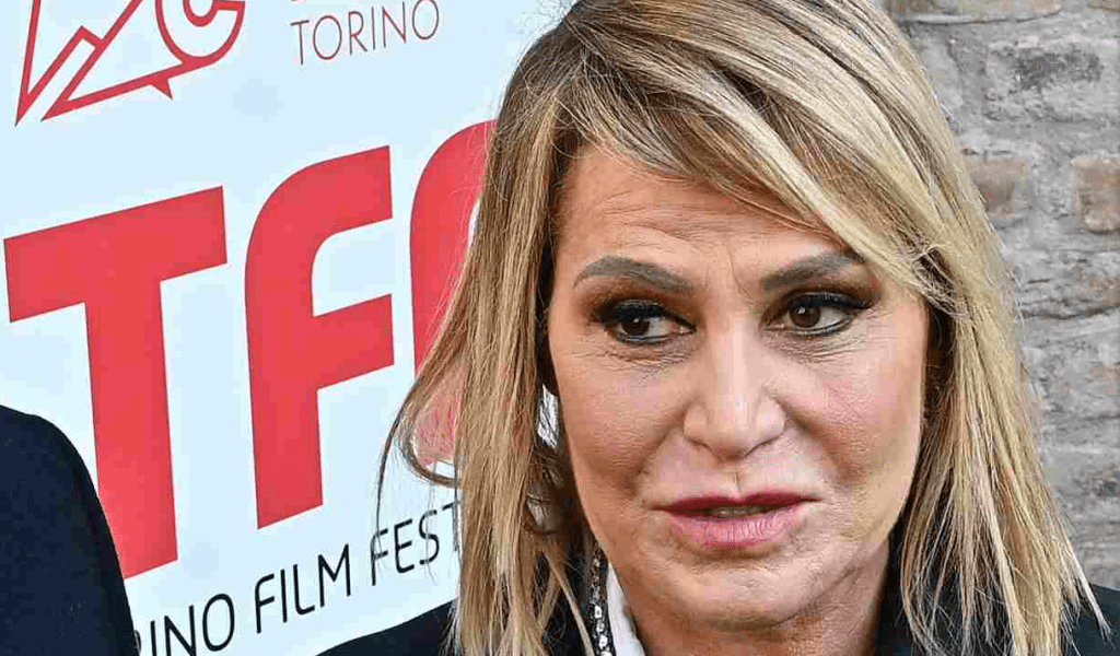 Simona Ventura, agghiacciante e terribile dichiarazione come un fulmine a ciel sereno: “Morta all’improvviso”