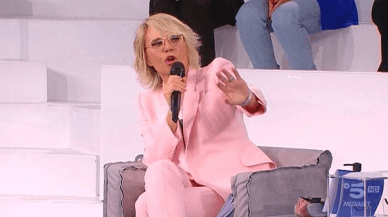 Maria De Filippi, addio improvviso: l’annuncio straziante arrivato in queste ore